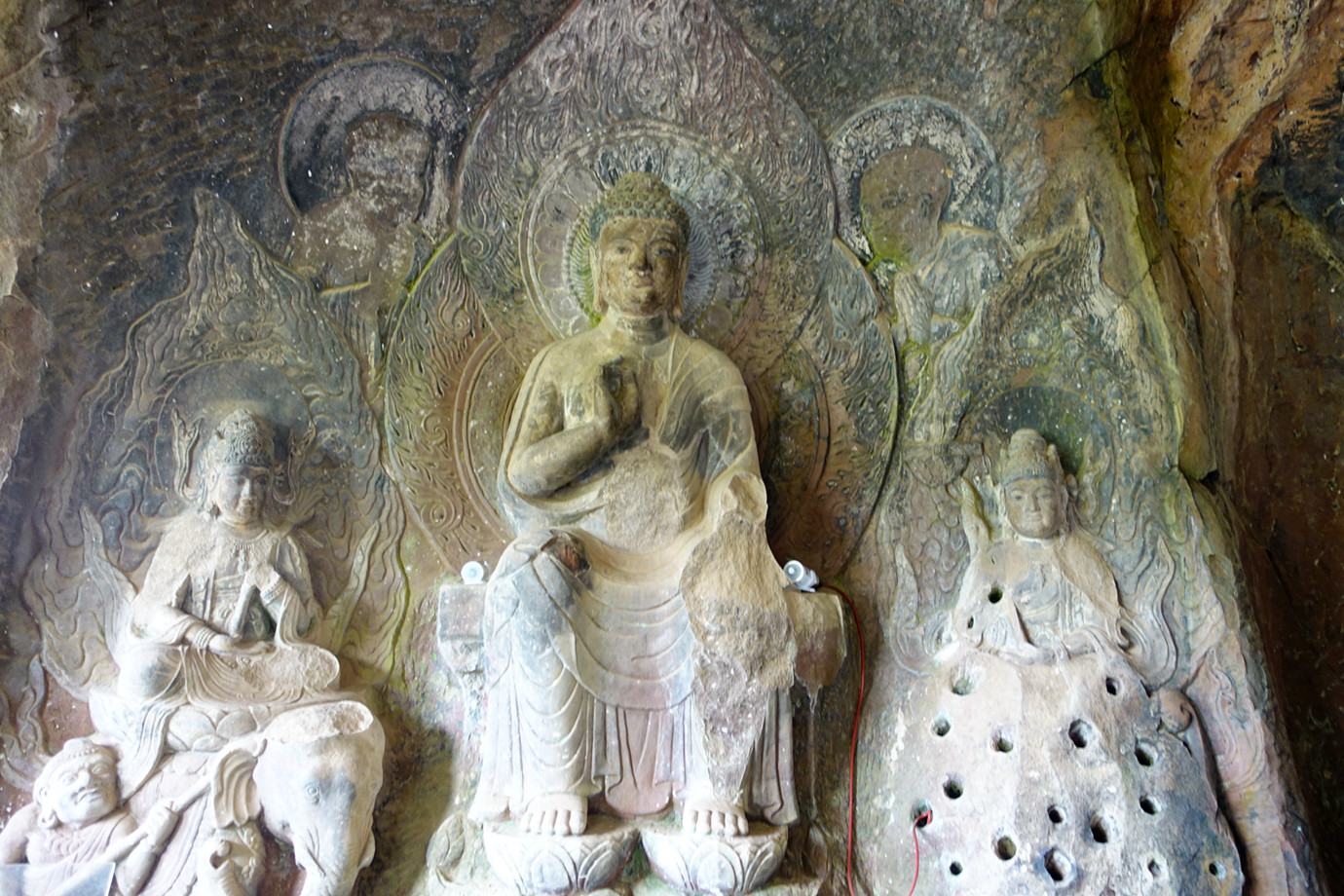 雲南劍川-石寶山石鍾寺